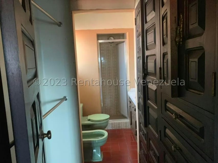 Casa (1 Nivel) en Venta en Cumbres de Curumo, Distrito Metropolitano - 65