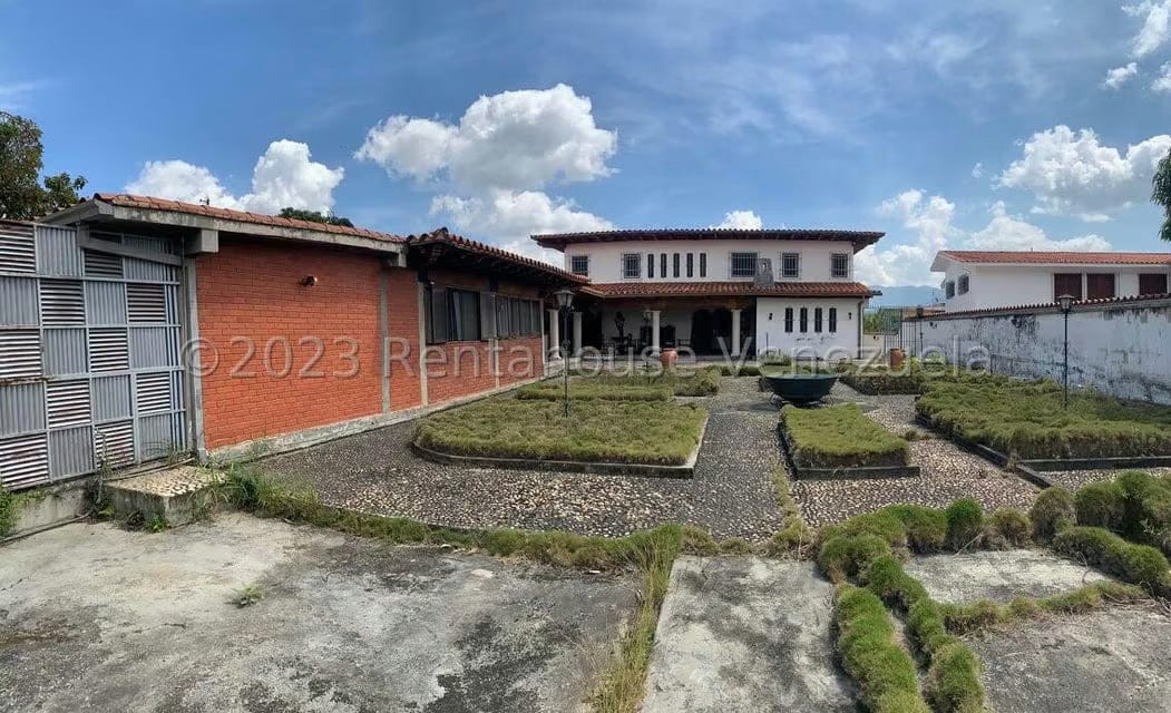 Casa (1 Nivel) en Venta en Cumbres de Curumo, Distrito Metropolitano - 71