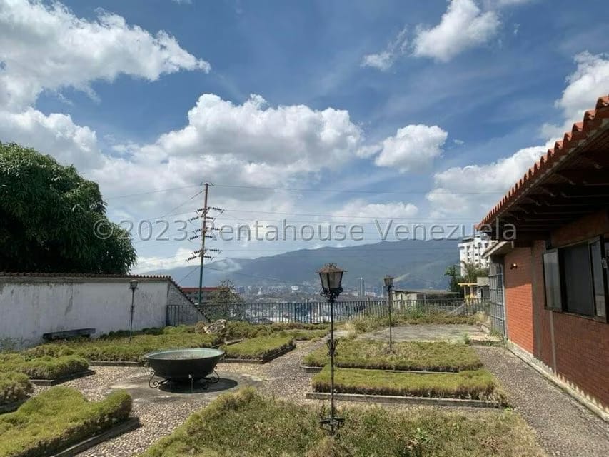 Casa (1 Nivel) en Venta en Cumbres de Curumo, Distrito Metropolitano - 10