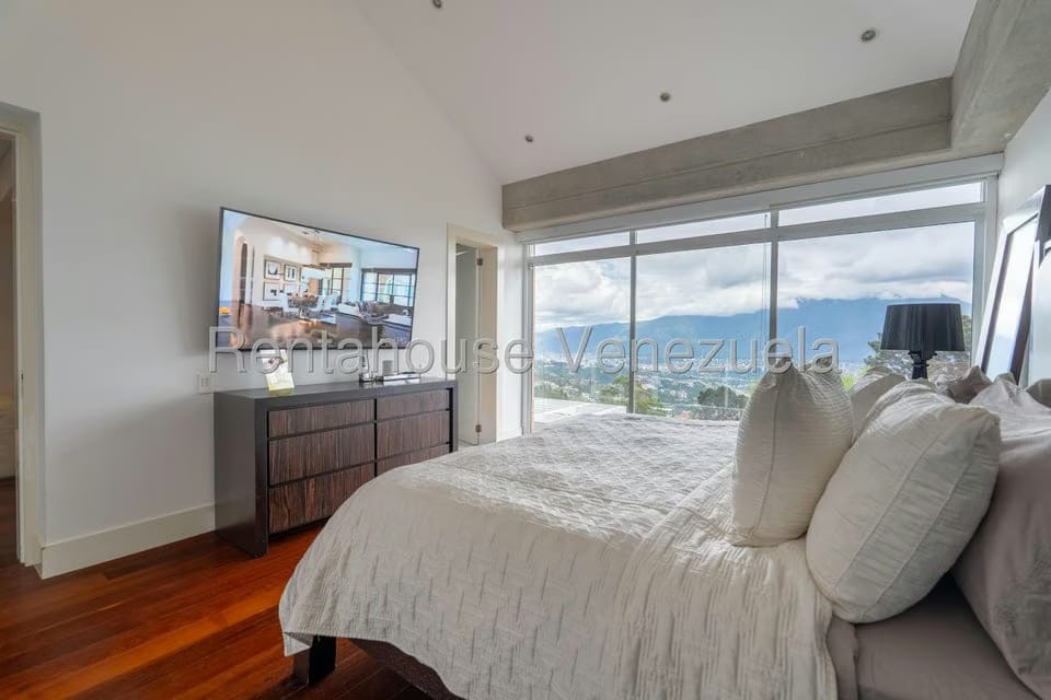 Casa (Multipes Niveles) en Venta en Alto Hatillo, Distrito Metropolitano - 11