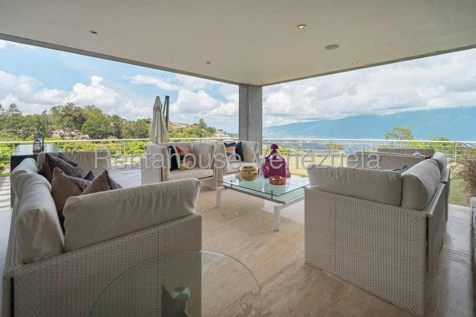 Casa (Multipes Niveles) en Venta en Alto Hatillo, Distrito Metropolitano - 3