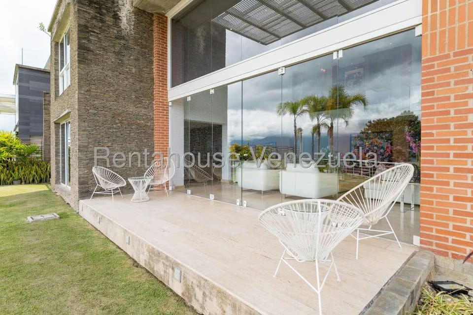 Casa (Multipes Niveles) en Venta en Alto Hatillo, Distrito Metropolitano - 25