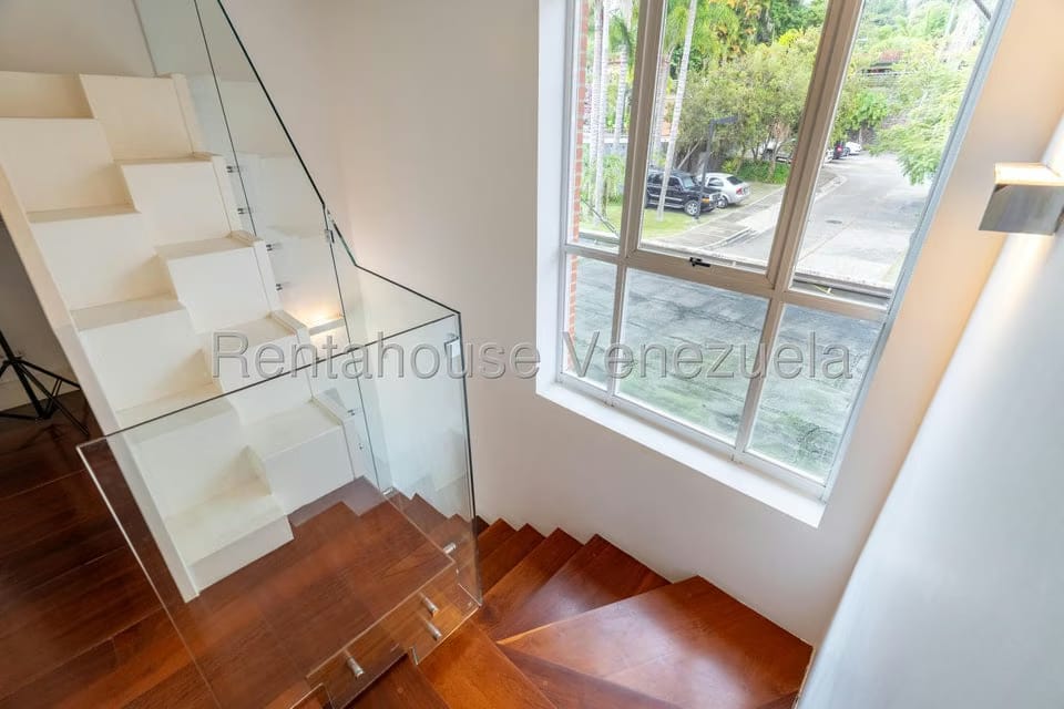 Casa (Multipes Niveles) en Venta en Alto Hatillo, Distrito Metropolitano - 31