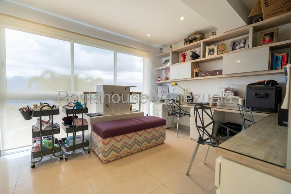 Casa (Multipes Niveles) en Venta en Alto Hatillo, Distrito Metropolitano - 33