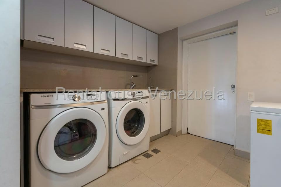 Casa (Multipes Niveles) en Venta en Alto Hatillo, Distrito Metropolitano - 36