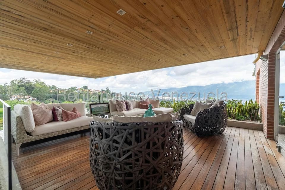 Casa (Multipes Niveles) en Venta en Alto Hatillo, Distrito Metropolitano - 38