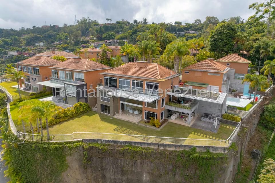 Casa (Multipes Niveles) en Venta en Alto Hatillo, Distrito Metropolitano - 46