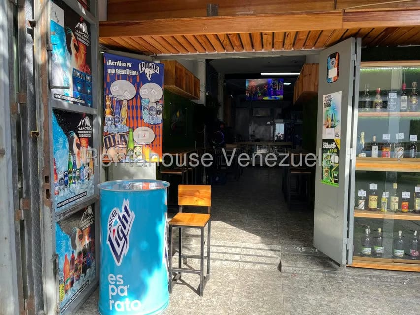 Comercial (Local Comercial) en Venta en Catia, Distrito Metropolitano - 2