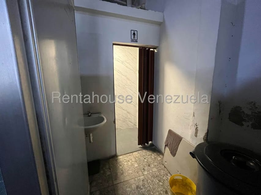 Comercial (Local Comercial) en Venta en Catia, Distrito Metropolitano - 17