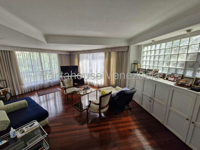 Apartamento (1 Nivel) en Venta en Los Palos Grandes, Distrito Metropolitano - 18