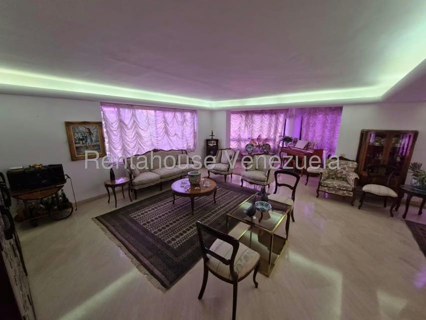 Apartamento (1 Nivel) en Venta en Los Palos Grandes, Distrito Metropolitano - 3