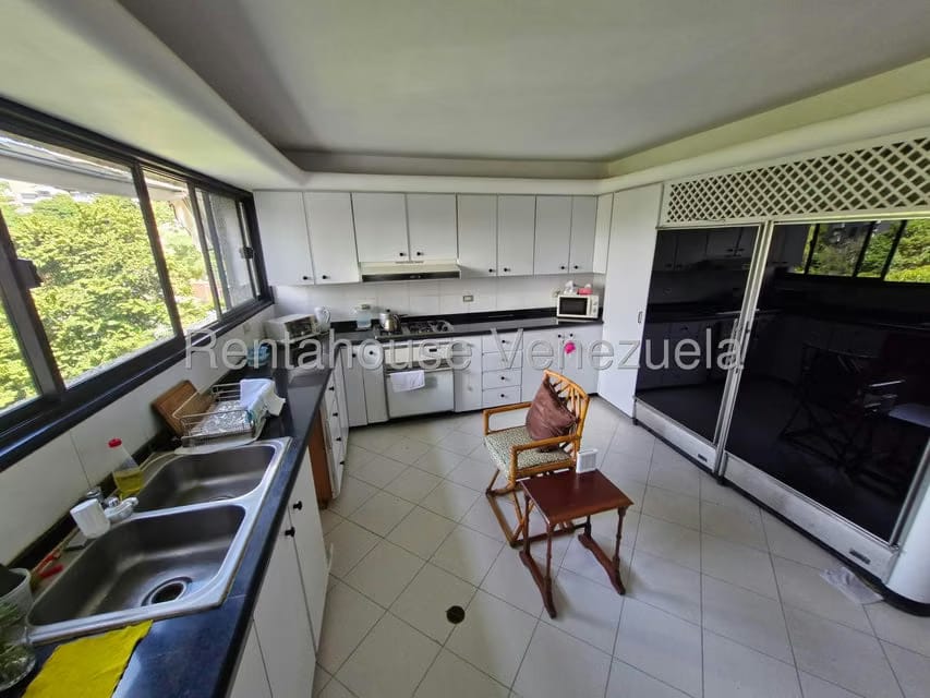 Apartamento (1 Nivel) en Venta en Los Palos Grandes, Distrito Metropolitano - 8