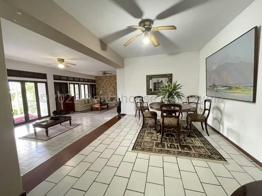 Casa (Duplex) en Venta en Macaracuay, Distrito Metropolitano - 24