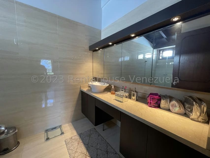 Casa (Duplex) en Venta en Macaracuay, Distrito Metropolitano - 39