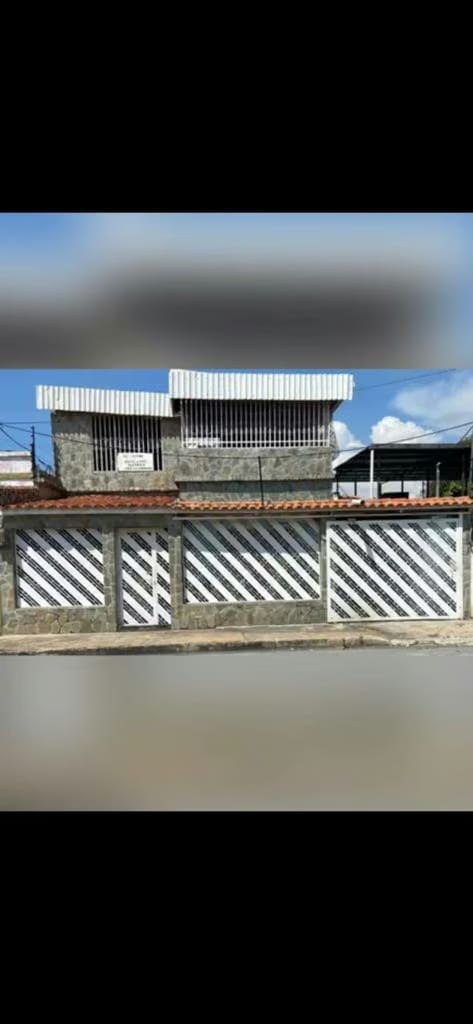 Vendo casa de 2 plantas la Maracaya