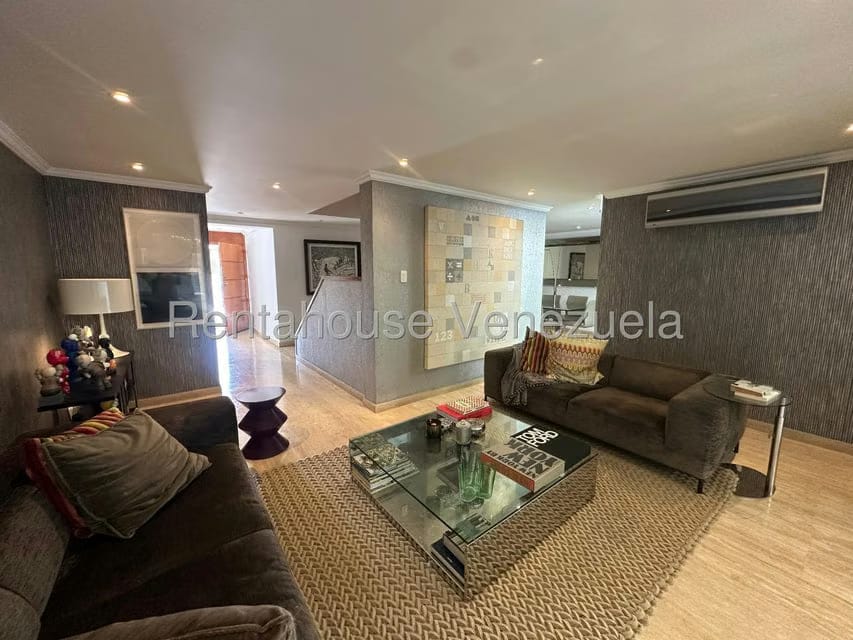 Casa (Duplex) en Venta en Los Naranjos del Cafetal, Distrito Metropolitano - 7