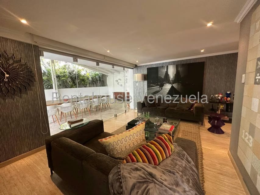 Casa (Duplex) en Venta en Los Naranjos del Cafetal, Distrito Metropolitano - 8