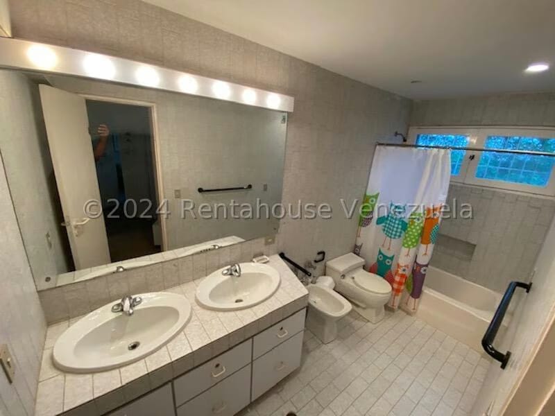 Casa (Multipes Niveles) en Venta en La Lagunita Country Club, Distrito Metropolitano - 52