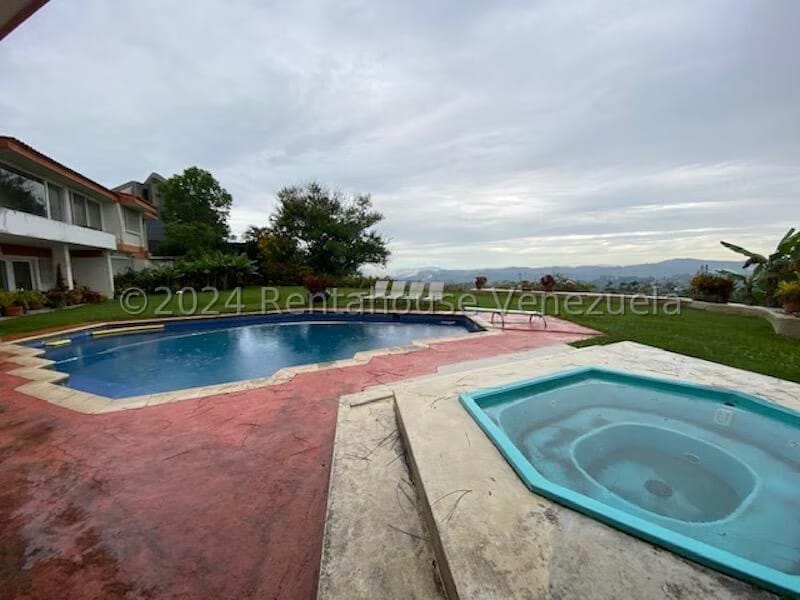 Casa (Multipes Niveles) en Venta en La Lagunita Country Club, Distrito Metropolitano - 80