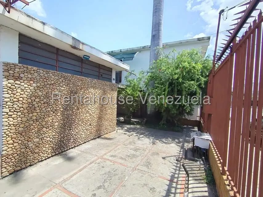 Casa (1 Nivel) en Venta en Centro, Lara - 2