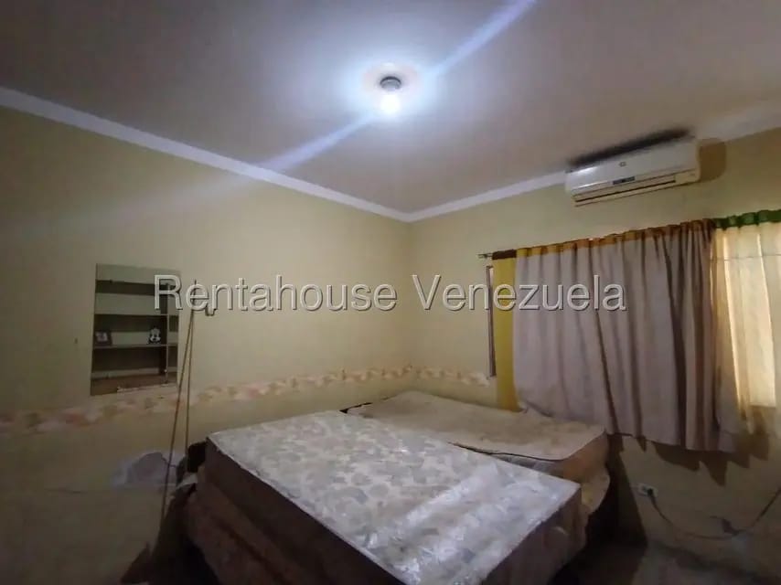 Casa (1 Nivel) en Venta en Centro, Lara - 11
