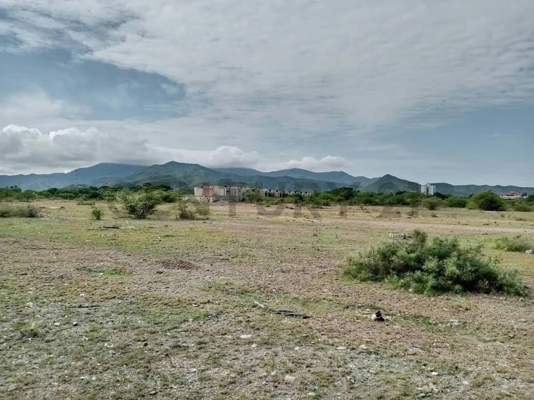 Terreno para proyecto av. Bicentenario - 4