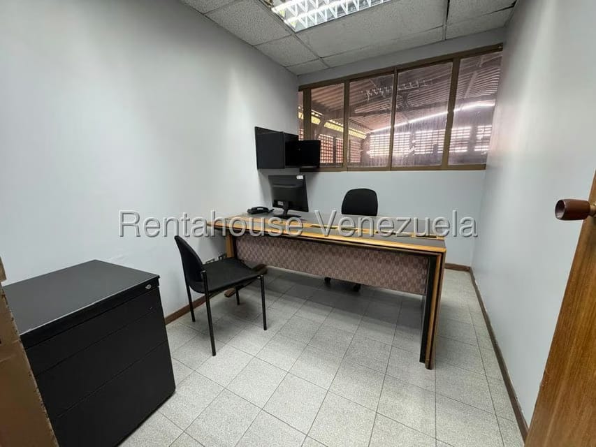 Comercial (Oficina) en Alquiler en La California Sur, Distrito Metropolitano - 3