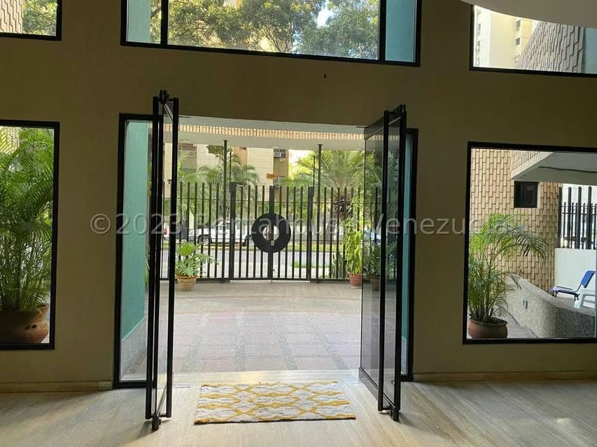 Apartamento (1 Nivel) en Venta en Valles de Camoruco, Carabobo - 2