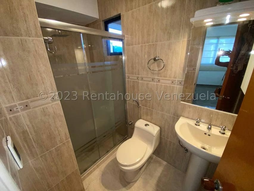 Apartamento (1 Nivel) en Venta en Valles de Camoruco, Carabobo - 13