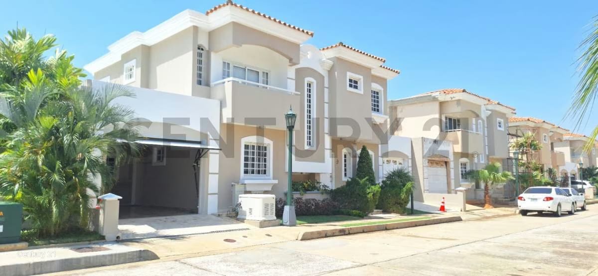 En venta Casa en Conjunto Residencial Palma Dorada, Av Fuerzas Armadas,Maracaibo - 2