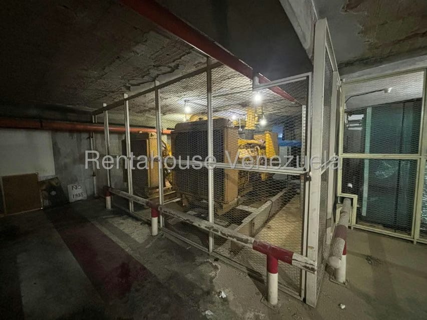Comercial (Oficina) en Alquiler en Colinas de La California, Distrito Metropolitano - 12
