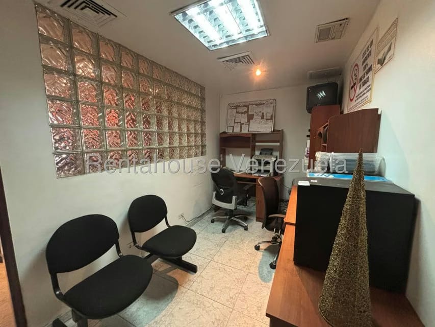 Comercial (Oficina) en Alquiler en Colinas de La California, Distrito Metropolitano - 3