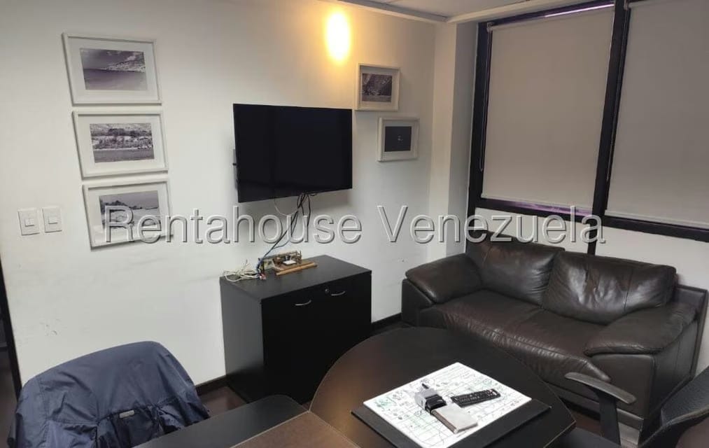 Comercial (Oficina) en Alquiler en Los Dos Caminos, Distrito Metropolitano - 12