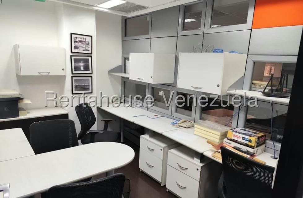 Comercial (Oficina) en Alquiler en Los Dos Caminos, Distrito Metropolitano - 14