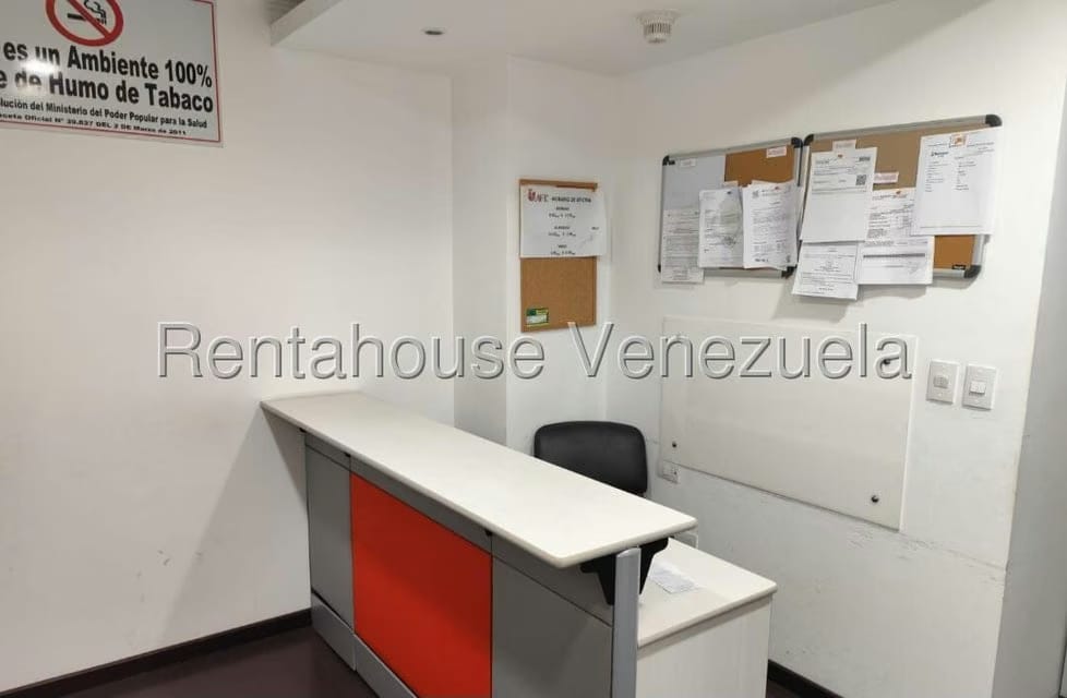 Comercial (Oficina) en Alquiler en Los Dos Caminos, Distrito Metropolitano - 6