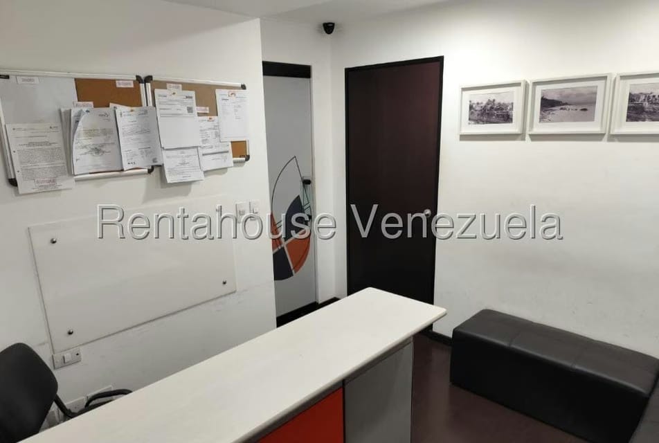 Comercial (Oficina) en Alquiler en Los Dos Caminos, Distrito Metropolitano - 7