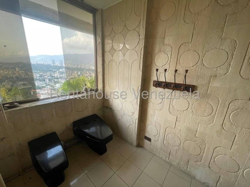 Casa (Multipes Niveles) en Venta en Colinas de Santa Monica, Distrito Metropolitano - 12