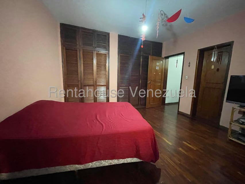Casa (Multipes Niveles) en Venta en Colinas de Santa Monica, Distrito Metropolitano - 15