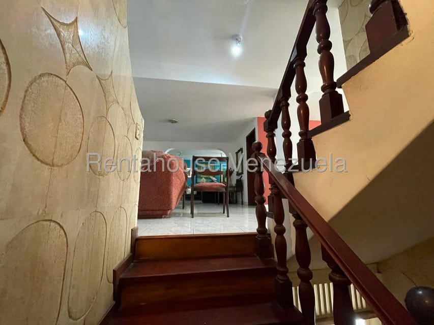 Casa (Multipes Niveles) en Venta en Colinas de Santa Monica, Distrito Metropolitano - 24