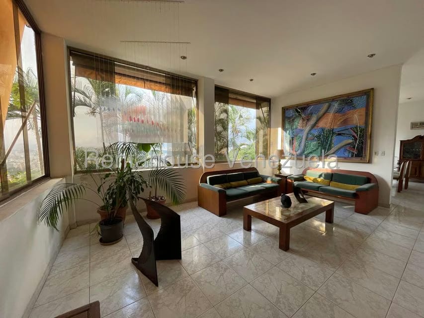 Casa (Multipes Niveles) en Venta en Colinas de Santa Monica, Distrito Metropolitano - 32