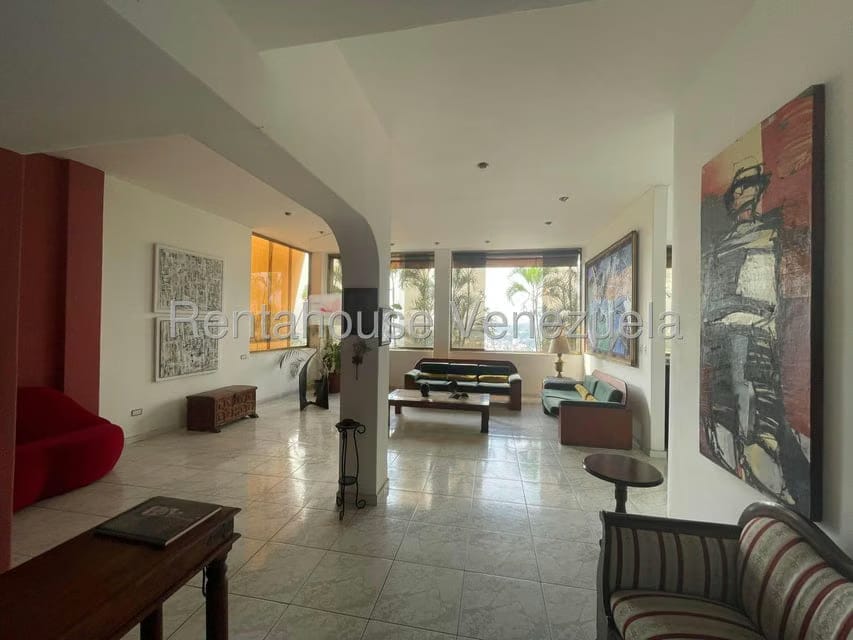 Casa (Multipes Niveles) en Venta en Colinas de Santa Monica, Distrito Metropolitano - 34