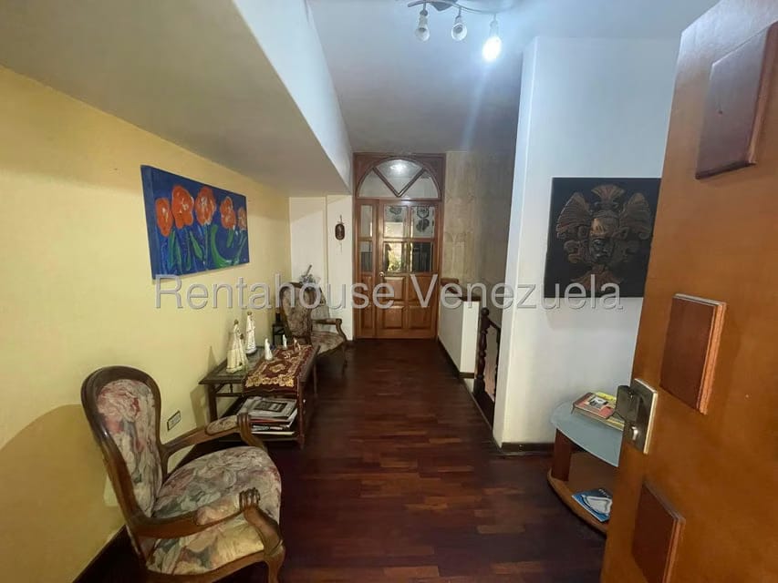 Casa (Multipes Niveles) en Venta en Colinas de Santa Monica, Distrito Metropolitano - 35
