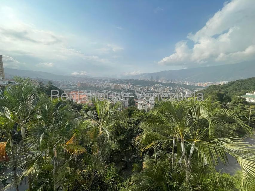 Casa (Multipes Niveles) en Venta en Colinas de Santa Monica, Distrito Metropolitano - 36