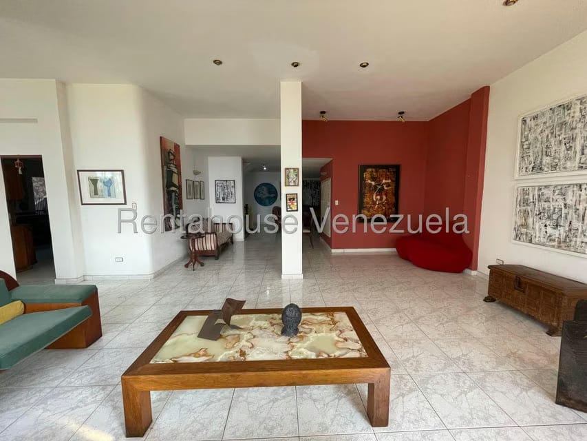 Casa (Multipes Niveles) en Venta en Colinas de Santa Monica, Distrito Metropolitano - 42