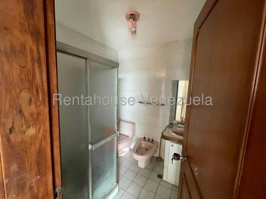 Casa (Multipes Niveles) en Venta en Colinas de Santa Monica, Distrito Metropolitano - 51