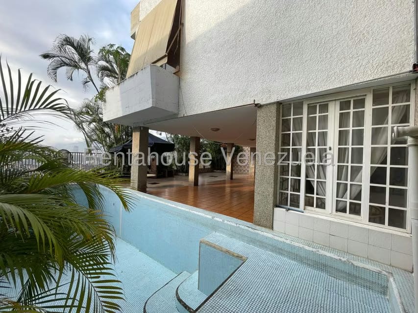 Casa (Multipes Niveles) en Venta en Colinas de Santa Monica, Distrito Metropolitano - 62