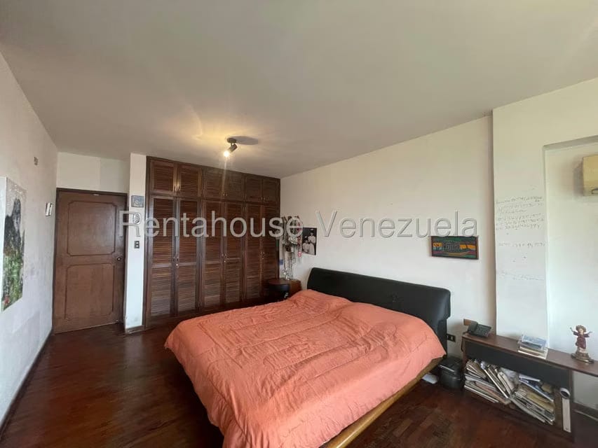 Casa (Multipes Niveles) en Venta en Colinas de Santa Monica, Distrito Metropolitano - 10