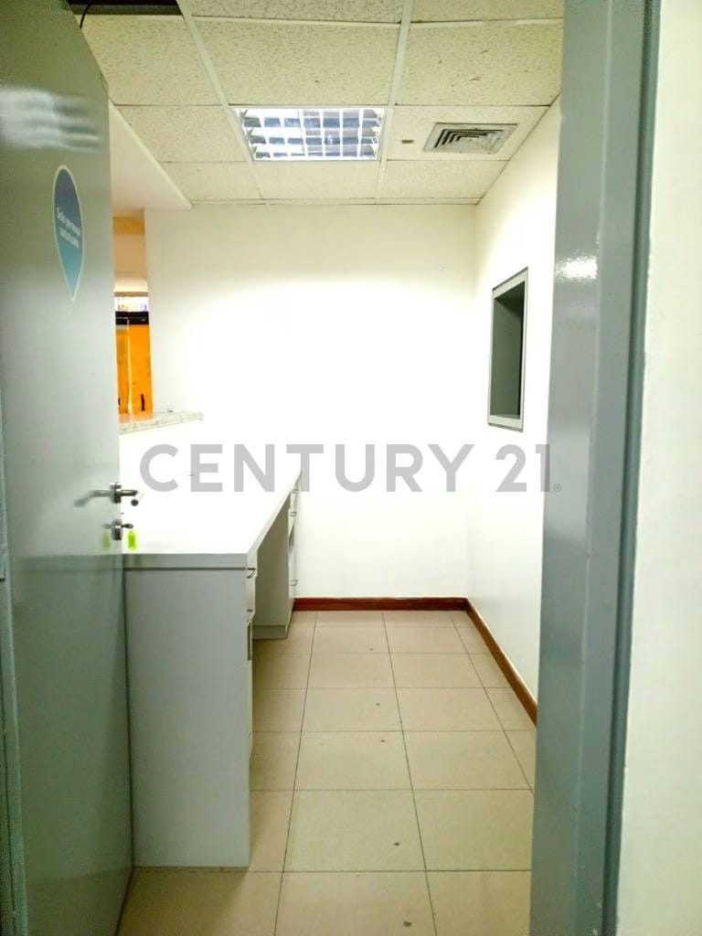 ¡Oportunidad de Inversión Única! Local Comercial en Alquiler en La Casona II - 15