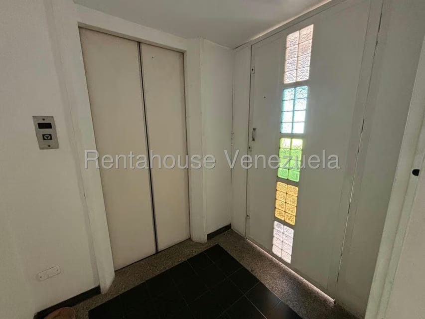 Apartamento (1 Nivel) en Alquiler en Montecristo, Distrito Metropolitano - 13