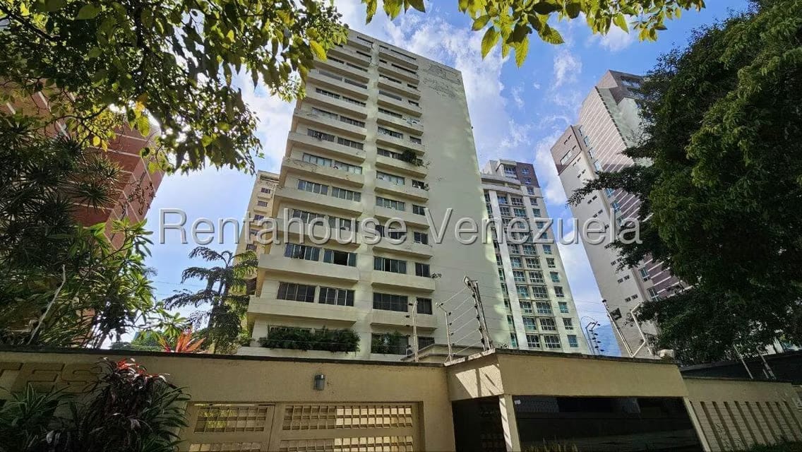 Apartamento (1 Nivel) en Alquiler en Campo Alegre, Distrito Metropolitano